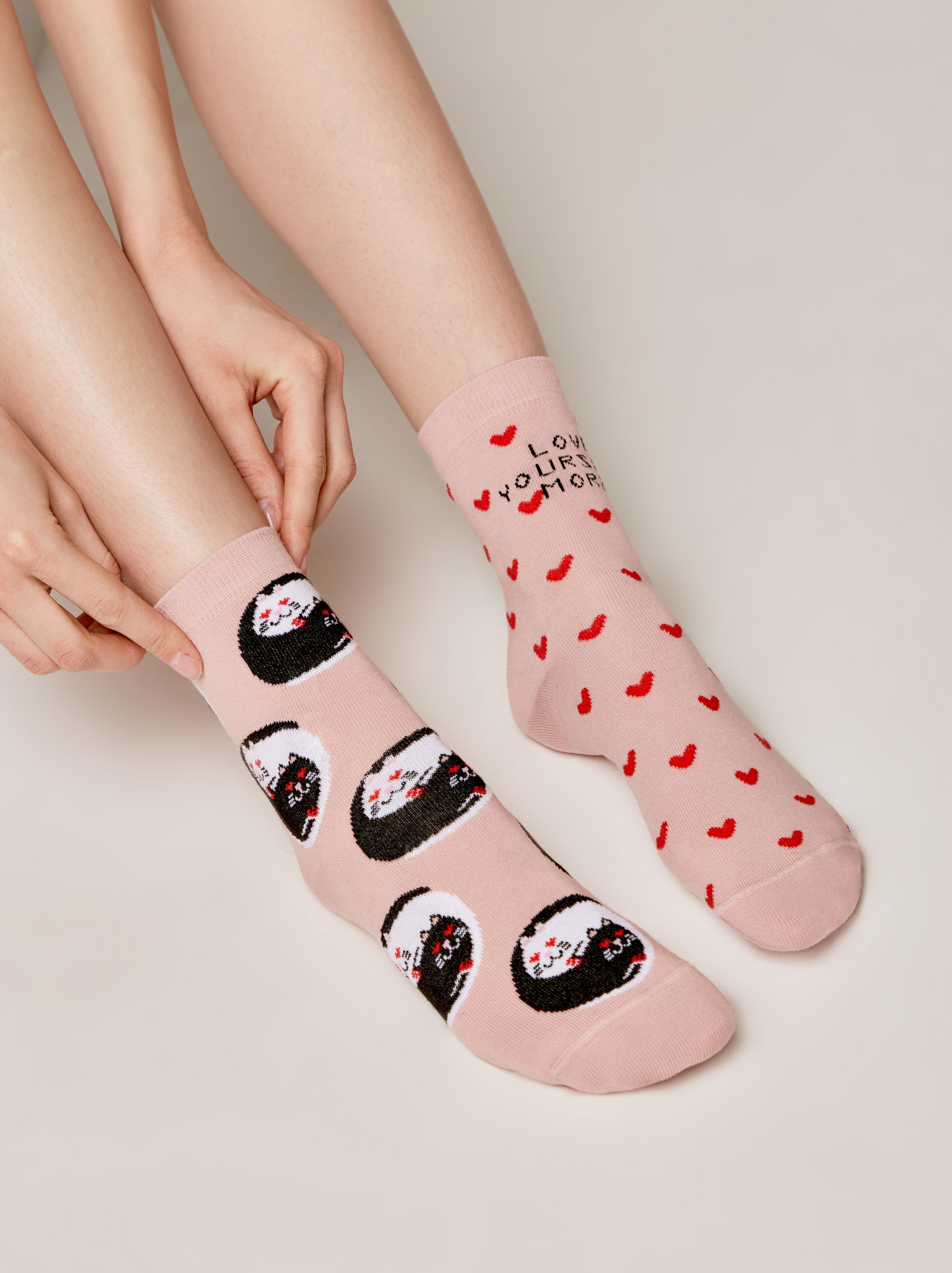 Хлопковые носки с рисунком «Love yourself» Conte пепельно-розовый  