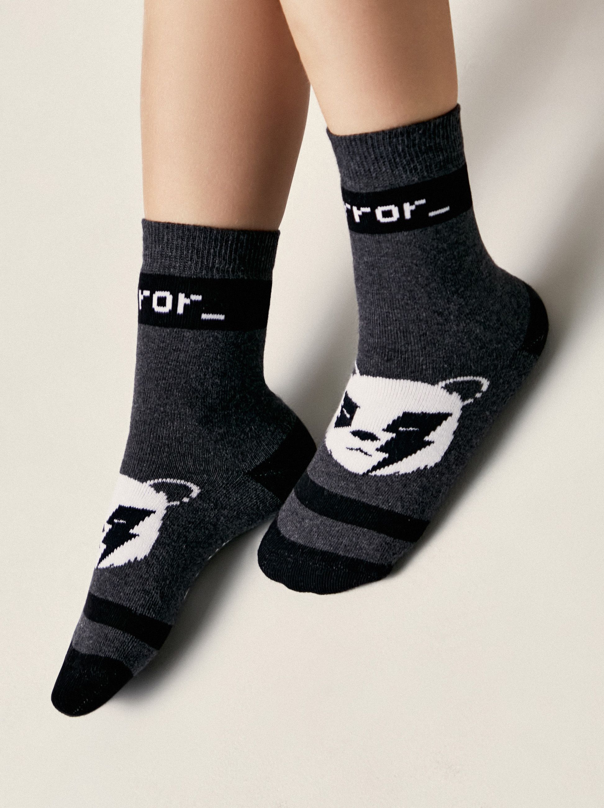 Махровые носки SOF-TIKI с рисунками &quot;Bear Error&quot; Conte темно-серого цвета