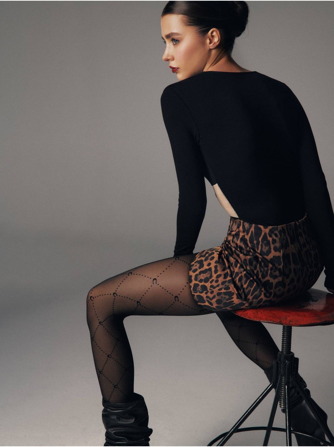 Үйленген әйелдер жыныстық қатынас үшін еркек іздейді Жыныссыз топтық секс порно көру