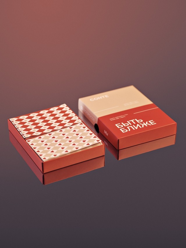 Коробка с комплектом карточек для игры 