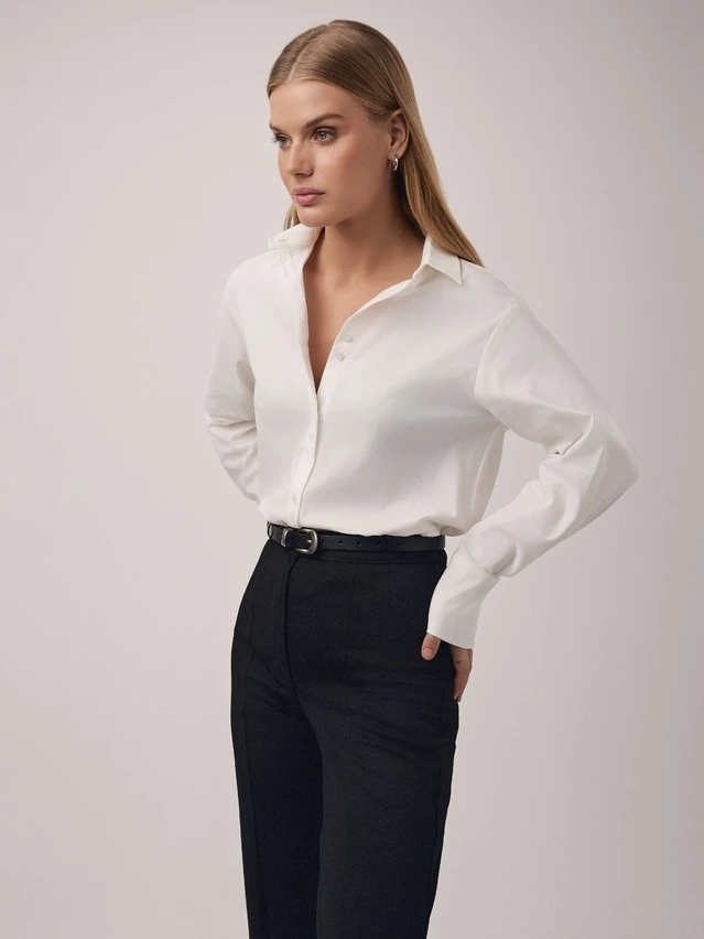 White shirt and black trousers for elegant brunch