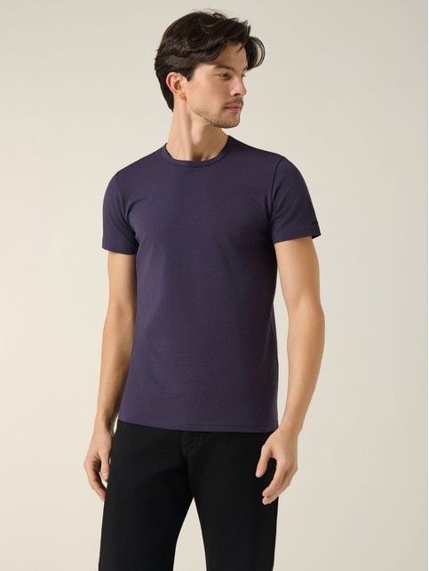 Мужские футболки с круглым вырезом