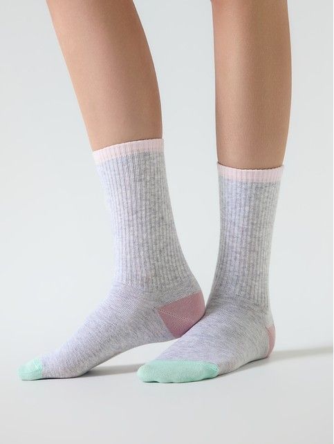 Удлинённые носки с цветными элементами