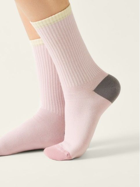 Удлинённые носки с цветными элементами