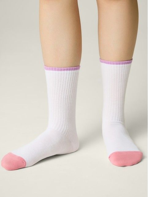 Удлиненные носки с яркой линией на резинке