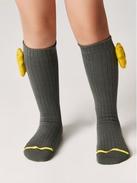 Удлиненные носки в рубчик с декоративной игрушкой «Вear»