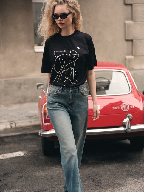 образ с трикотажным платьем и бомбером