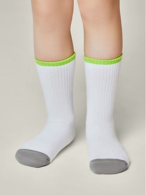 Удлиненные носки с яркой линией на резинке