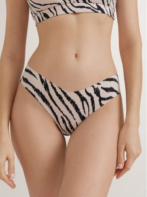 Бесшовные Трусы "бразилиана" с V-образной линией талии INVISIBLE LBR 1226