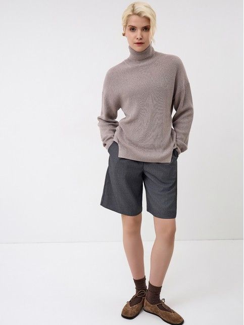 Джемпер свободного силуэта с отложным воротником стойкой LDK 24108