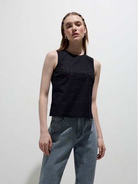 Блуза с вышивкой ришелье LBL 2337