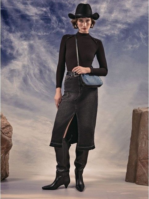 Джинсы и юбки Fall-winter 24/25 со скидками до -36%