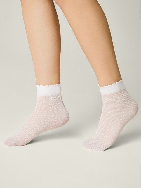 Тонкие носки с ажурным геометрическим рисунком JULIA