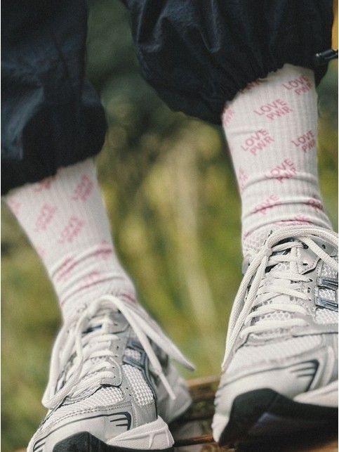 Удлиненные носки из лимитированной коллекции с рисунками "Love PWR"