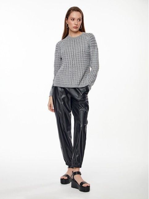 Джемпер с объемными косами и разрезами по бокам LDK 242