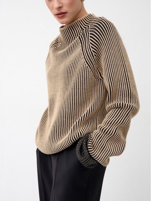 Джемпер объёмного силуэта с воротником стойкой из пряжи с хлопком LDK 24121