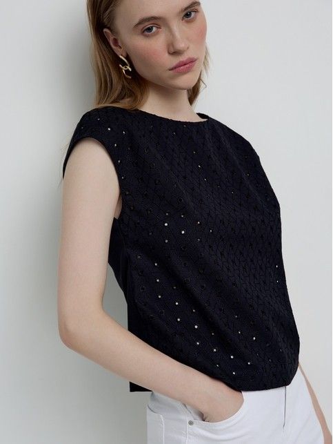 Блуза с вышивкой ришелье LBL 2336