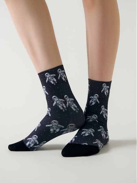 Плотные носки с чёрным мыском и рисунком «Котики-космонавты»
