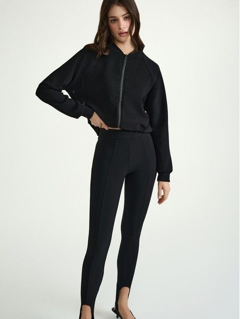 Леггинсы с рельефными швами и штрипками LLG 3140