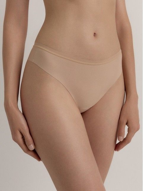 Бесшовные трусы «танга» со средней посадкой Assorti RP 6183