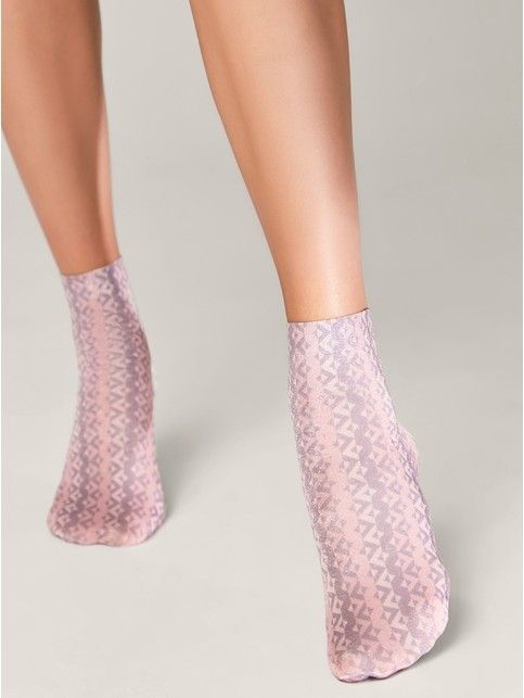 Сияющие носки с рисунком «Tracery»