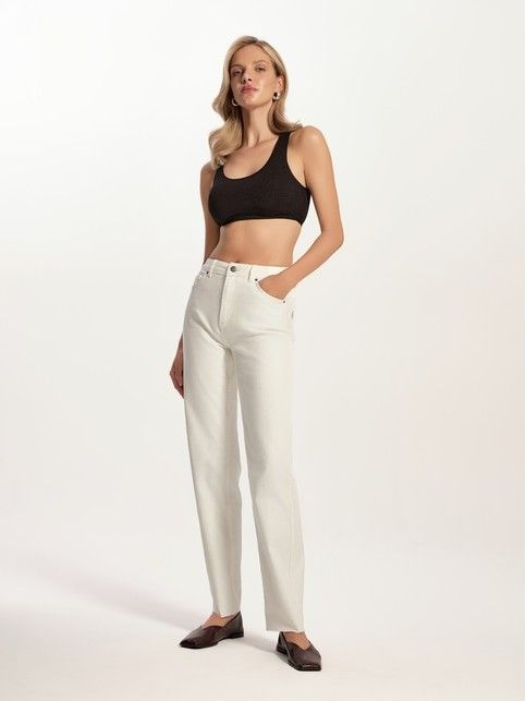 Джинсы straight молочного цвета с необработанным краем CON-769