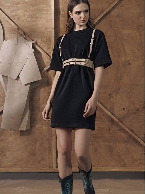 Свободное платье из футера c вышивкой «Courage no tears» LPL 2089