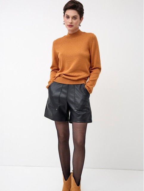 Шорты из экокожи с накладными карманами LS 3285