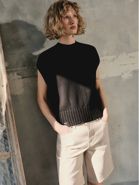 Жилет с имитацией разрывов из пряжи с хлопком LDK2579 - купить в интернет-магазине Conte