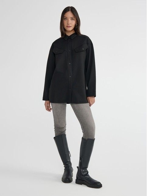 Рубашка свободного кроя на кнопках из костюмного полотна LJ 2822