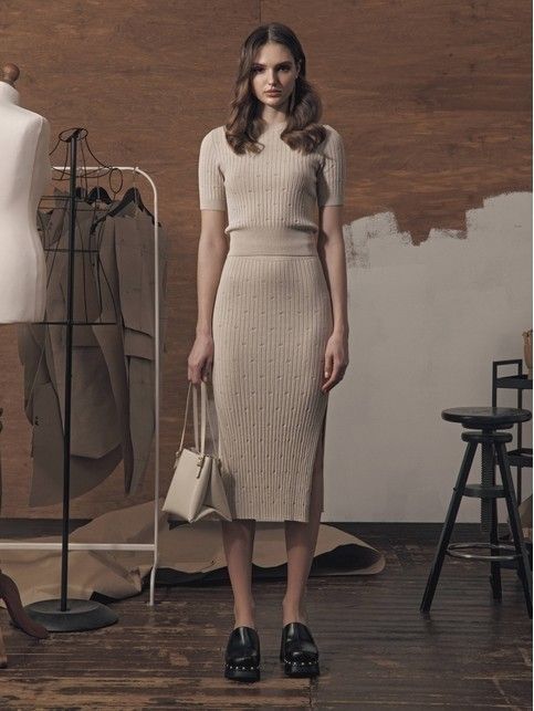 Юбка в крупный рубчик с лаконичным узором и разрезом LDK 259