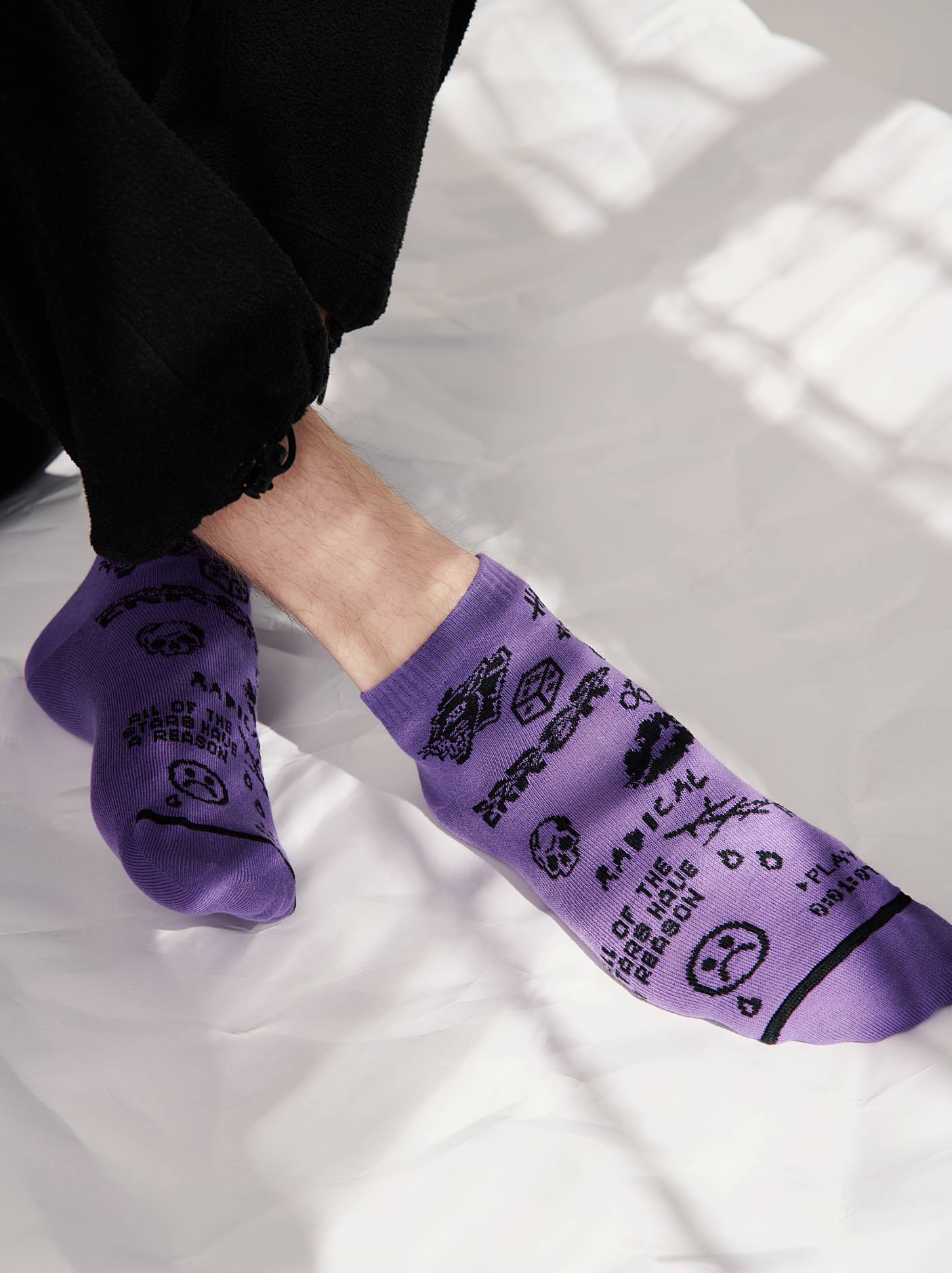 Укороченные носки из хлопка «Signs» Conte фиолетового цвета