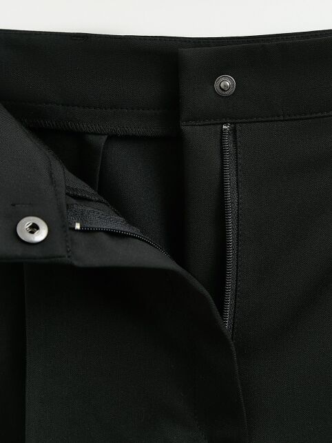 Чёрные брюки из костюмного полотна LBK 3258 - купить в интернет-магазине Conte