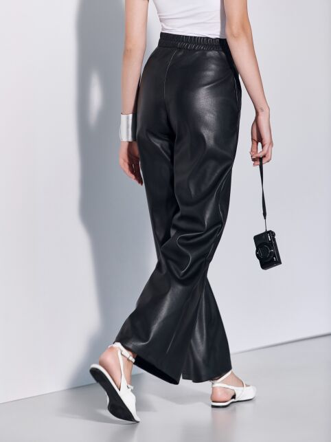 Свободные прямые брюки из экокожи с карманами LBK 2967 - купить в интернет-магазине Conte