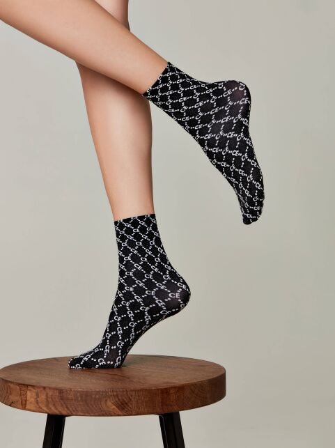 Носки в ромбы с отсылкой к логотипу бренда - купить в интернет-магазине Conte