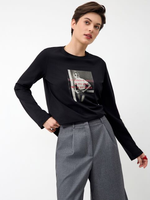 Лонгслив из хлопка с рисунком «It is better to dress» LD 3287 Лонгслив из хлопка с рисунком «It is better to dress» LD 3287 - купить в интернет-магазине Conte