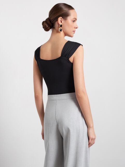 Топ с широкими бретелями и драпировкой LBL 3498 - купить в интернет-магазине Conte