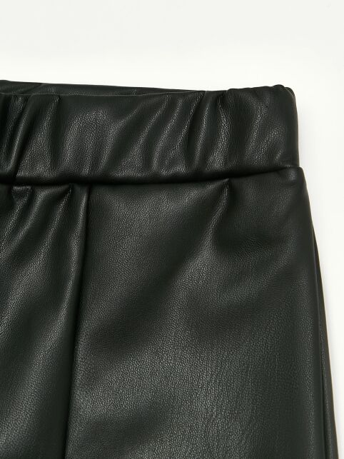 Брюки-клёш из экокожи с разрезами и рельефными швами LBK 3215 - купить в интернет-магазине Conte