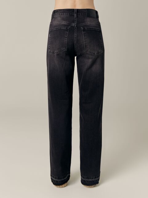 Джинсы straight из eco-friendly денима с необработанным краем CON-716 - купить в интернет-магазине Conte