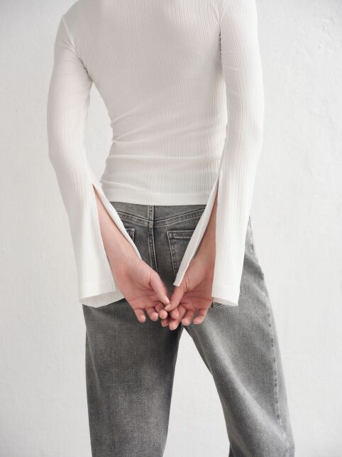 Джемпер в рубчик с расклешенными рукавами с разрезами LD 3241 - купить в интернет-магазине Conte