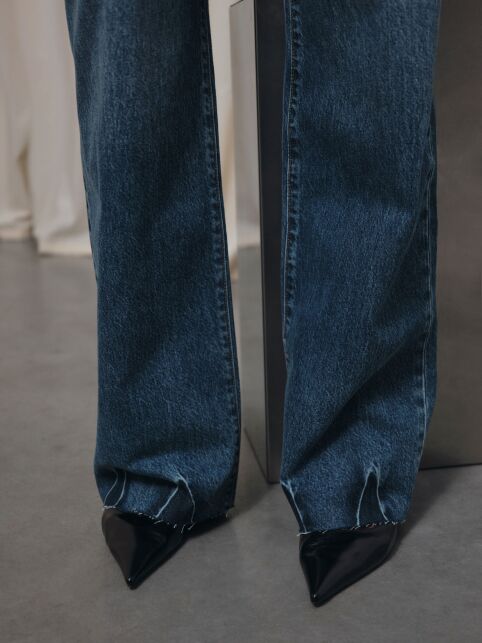 Джинсы relaxed из eco-friendly денима с уникальной варкой по низу CON-842 - купить в интернет-магазине Conte