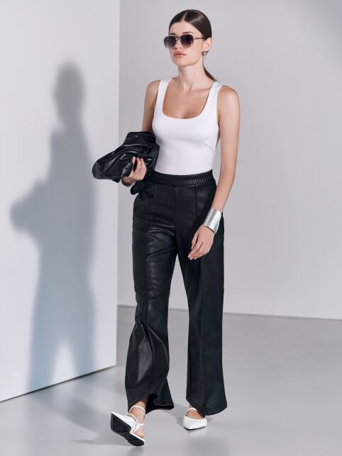 Свободные прямые брюки из экокожи с карманами LBK 2967 - купить в интернет-магазине Conte