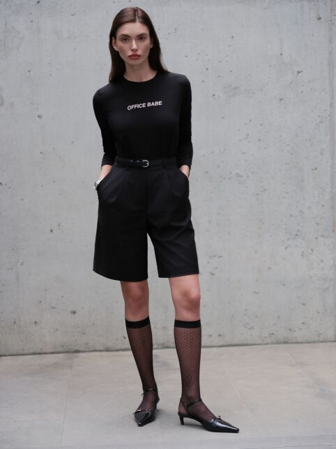 Лонгслив из хлопка с вышивкой «Office babe» LD 3297 Лонгслив из хлопка с вышивкой «Office babe» LD 3297 - купить в интернет-магазине Conte