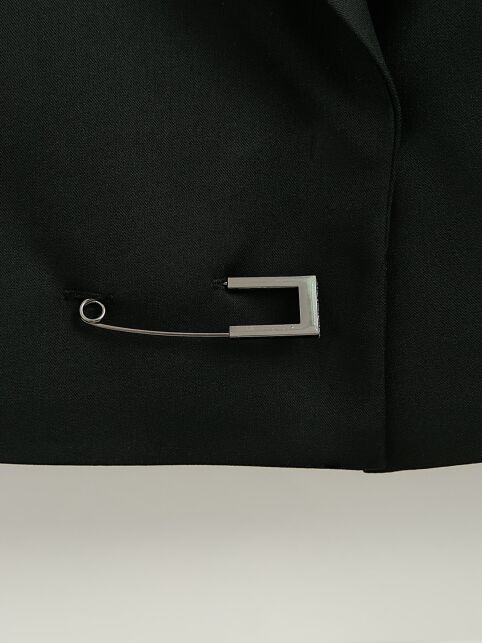 Укороченный жакет из костюмной ткани с декоративной булавкой LJ 3255 - купить в интернет-магазине Conte