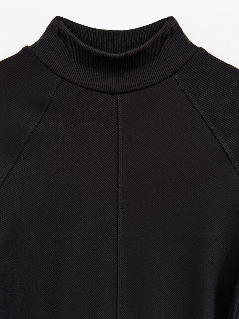 Боди с центральным швом из фактурного полотна с вискозой LBD 2380 Боди с центральным швом из фактурного полотна с вискозой LBD 2380 - купить в интернет-магазине Conte