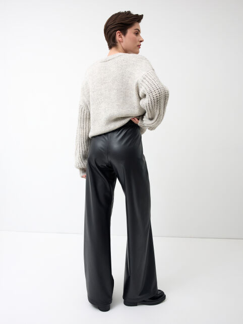 Брюки из экокожи с рельефными швами LBK 3280 - купить в интернет-магазине Conte