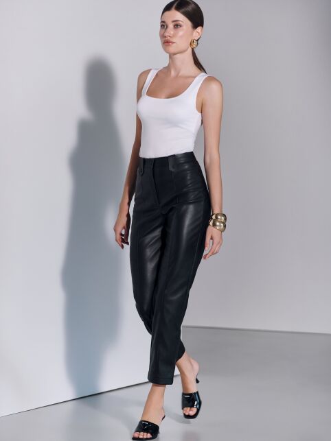 Брюки из экокожи с фигурными шлёвками LBK 2852 - купить в интернет-магазине Conte