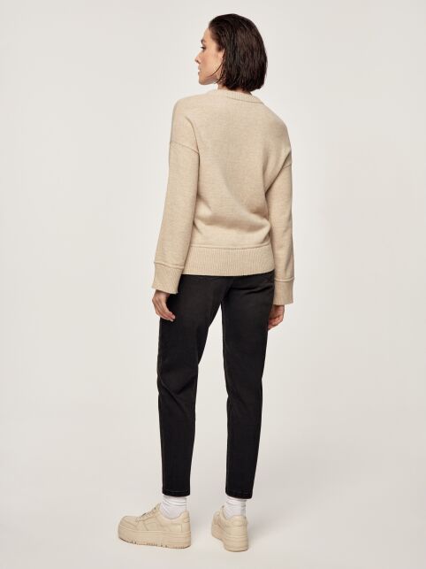 Черные джинсы mom с высокой посадкой и квадратными карманами CON-585 - купить в интернет-магазине Conte