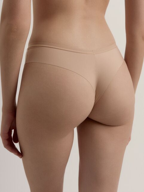 Бесшовные трусы «танга» со средней посадкой Assorti RP 6183 - купить в интернет-магазине Conte