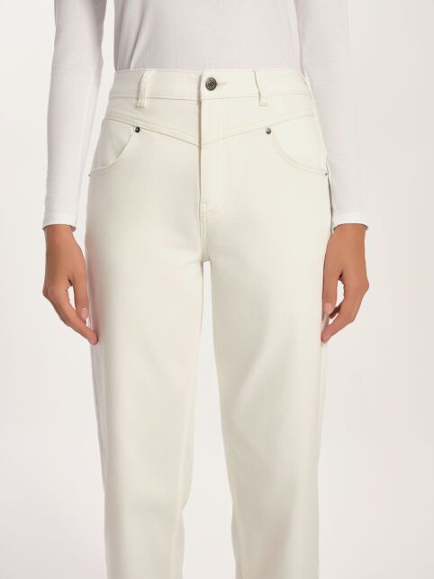 Джинсы mom в молочном оттенке с кокеткой CON-726 - купить в интернет-магазине Conte